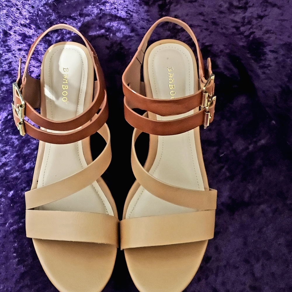 Woman wedge shoes brand new never worn